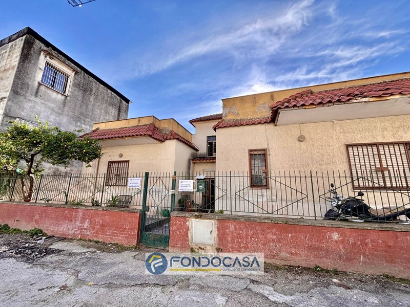 Casa Semi Indipendente in Vendita a Aversa, 500'000&euro;, 300 m²