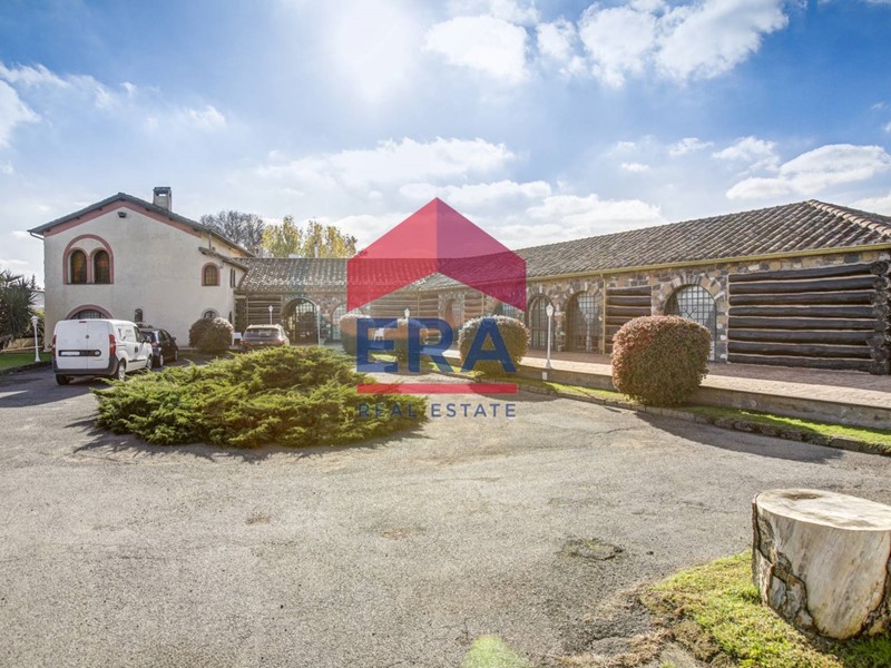 Attività commerciale in Vendita a Roma, 500'000&euro;, 5000 m²