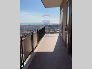 Appartamento in Vendita a Catania, 248'000€, 205 m²