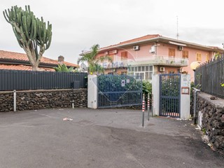 Quadrilocale in Vendita a Tremestieri Etneo, 119'000€, 106 m²