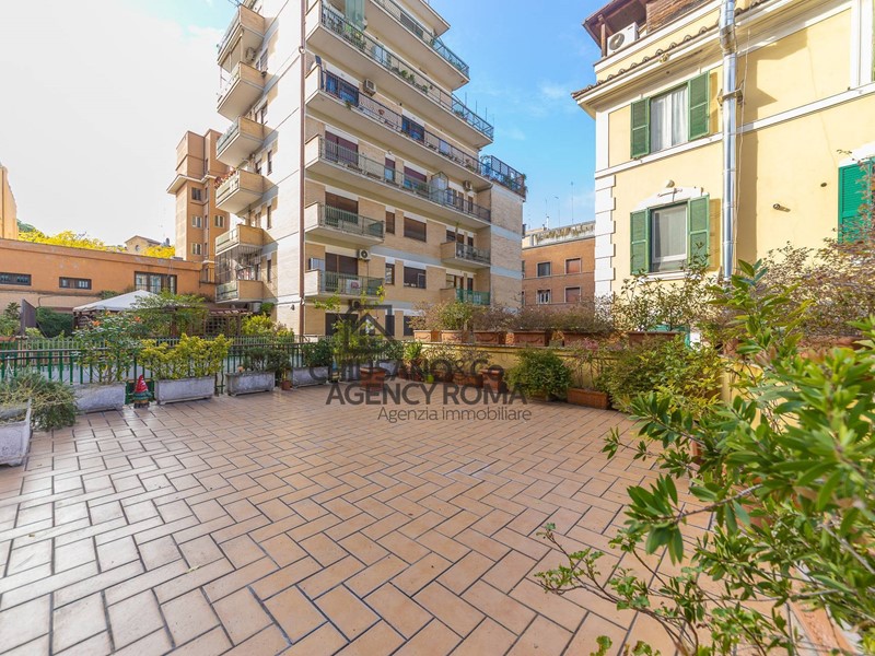 Quadrilocale in Vendita a Roma, 890'000€, 140 m²