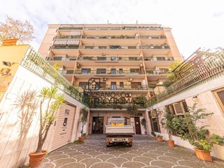 Quadrilocale in Vendita a Roma, 890'000€, 140 m²