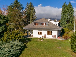 Villa in Vendita a Castellamonte, 590'000&euro;, 480 m²