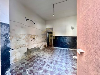 Trilocale in Vendita a Palermo, 45'000€, 82 m²