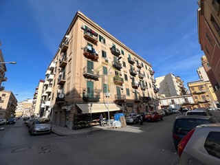 Quadrilocale in Vendita a Palermo, 100'000€, 83 m²