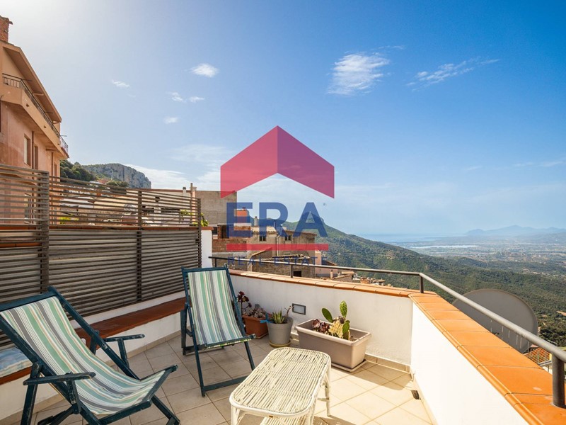 Casa Indipendente in Vendita a Baunei, 250'000€, 132 m²