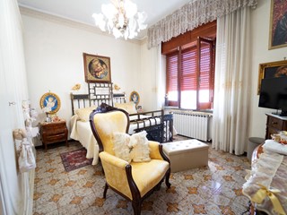 Appartamento in Vendita a Aversa, 425'000&euro;, 340 m², con Box