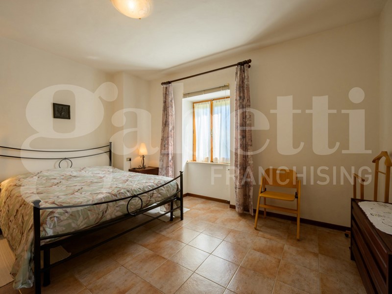 Casa Indipendente in Vendita a Gubbio, 138'000&euro;, 240 m²