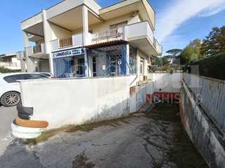 Magazzino in Vendita a Anzio, 55'000€, 137 m²