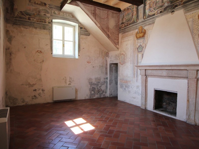 Ufficio in Affitto a Arona, 1'900&euro;, 105 m²