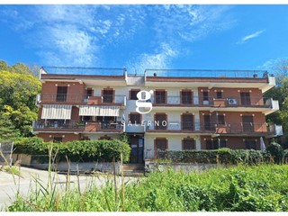 Appartamento in Vendita a Salerno, 850'000€, 265 m², arredato