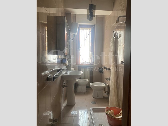 Appartamento in Vendita a Mercogliano, 155'000&euro;, 120 m², con Box