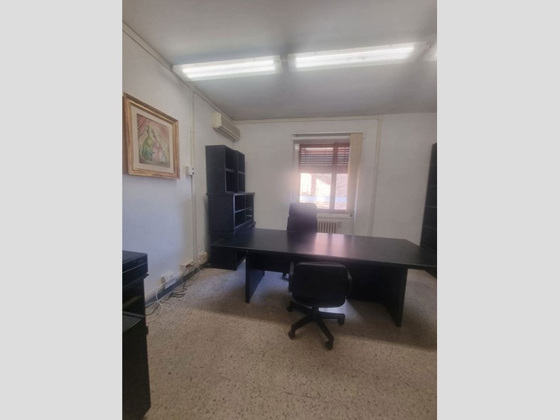 Ufficio in Affitto a Aprilia, 800&euro;, 88 m², arredato