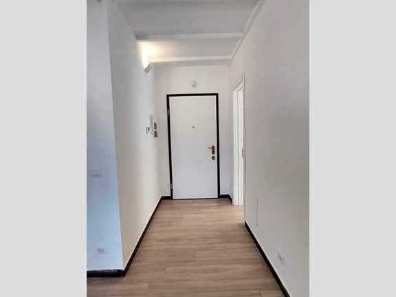 Appartamento in Vendita a Imperia, zona Porto Maurizio, 172'000€, 106 m²