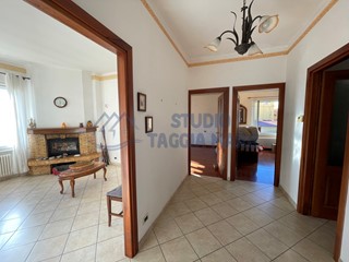 Trilocale in Vendita a Pompeiana, 230'000&euro;, 86 m²