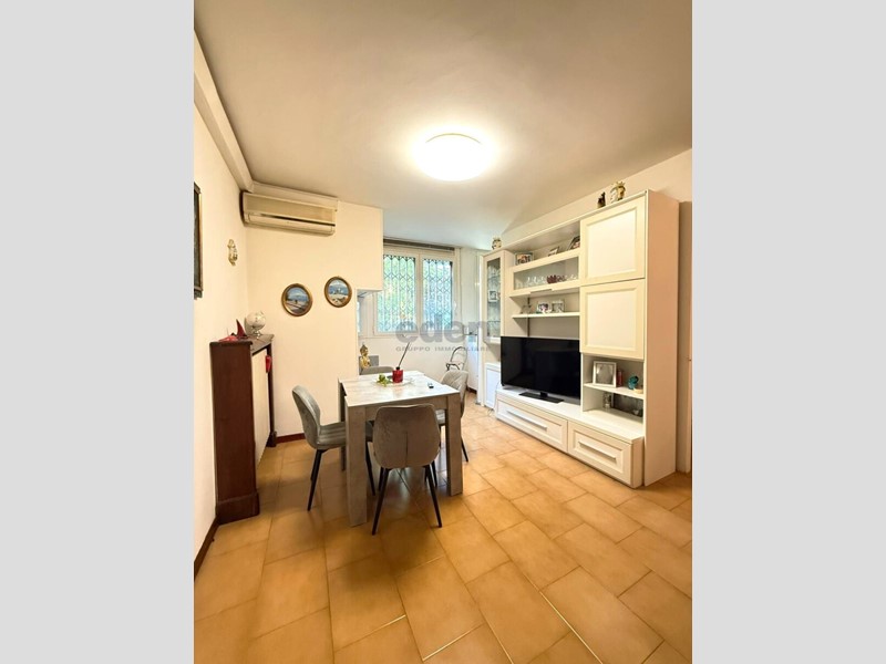 Quadrilocale in Vendita a Modena, zona Villaggio Giardino, 228'000€, 121 m², con Box