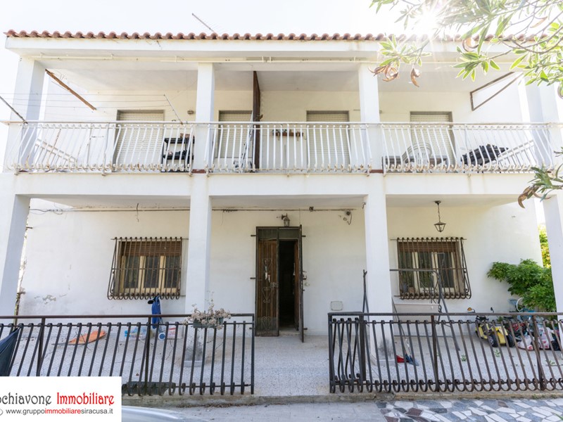 Casa Indipendente in Vendita a Siracusa, zona Pizzuta Scala Greca, 149'000&euro;, 187 m²