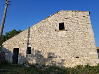 Casa Indipendente in Vendita a Ragusa, 55'000&euro;, 120 m²