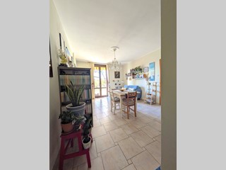 Quadrilocale in Vendita a Asciano, 145'000€, 70 m², con Box