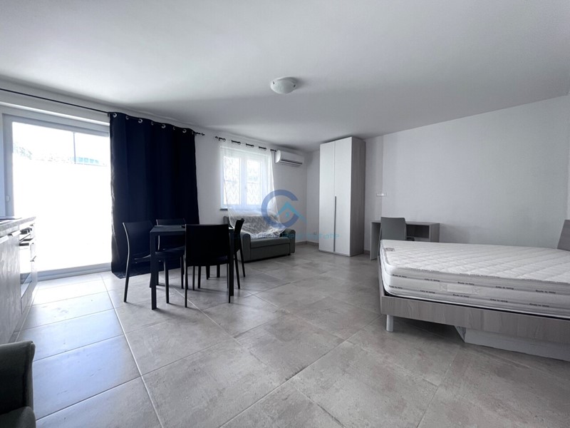 Monolocale in Affitto a Catanzaro, zona Catanzaro Lido, 425€, 50 m², arredato