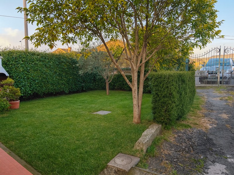 Casa Indipendente in Affitto a Sarzana, zona Santa Caterina, 1'200&euro;, 95 m²