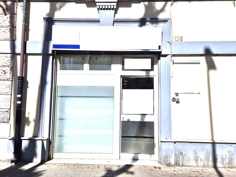 Negozio in Affitto a Civitavecchia, zona Semi-centro, 730&euro;, 55 m², arredato