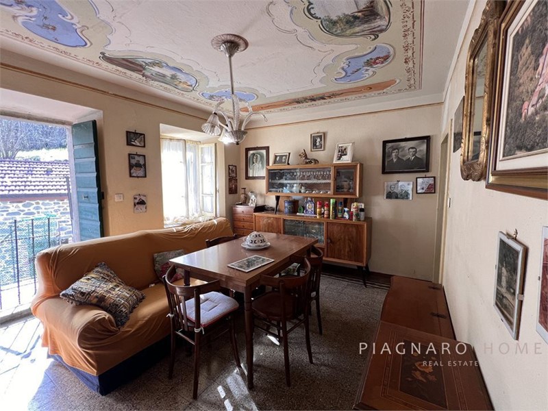 Casale in Vendita a Pontremoli, 45'000&euro;, 169 m²