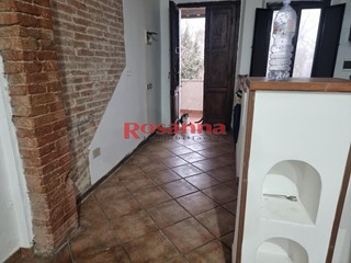 Appartamento in Vendita a Collesalvetti, 133'000&euro;, 141 m²