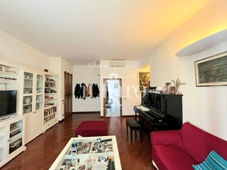 Appartamento in Vendita a Campi Bisenzio, 390'000&euro;, 125 m², con Box