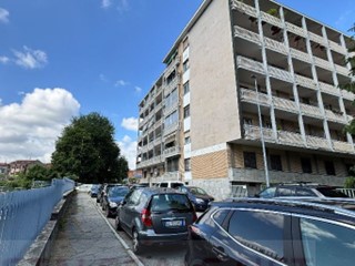 Trilocale in Vendita a Moncalieri, 63'000&euro;, 85 m²