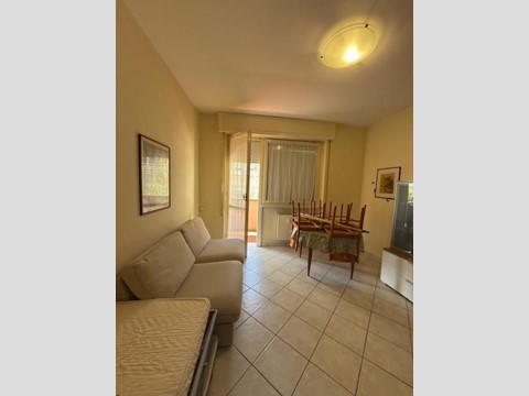 Bilocale in Vendita a Carrara, zona Marina di Carrara, 170'000&euro;, 63 m², arredato