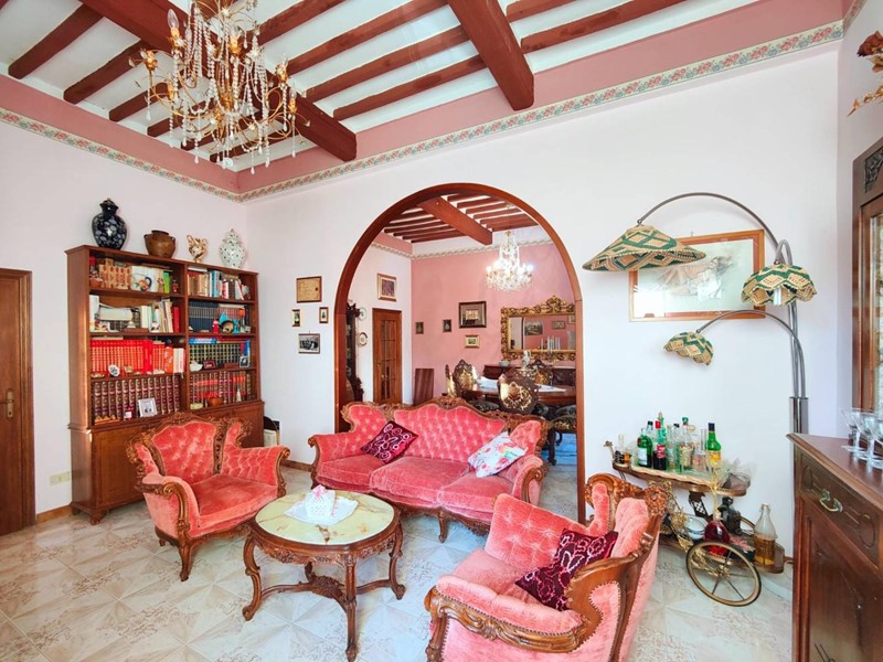 Appartamento in Vendita a Calci, zona Castelmaggiore, 165'000&euro;, 179 m², arredato