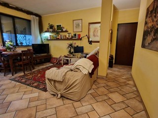 Appartamento in Vendita a Carrara, zona Avenza, 190'000&euro;, 90 m², arredato, con Box