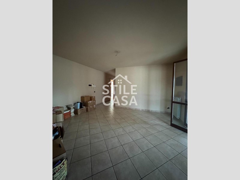 Appartamento in Vendita a Pescia, 210'000€, 230 m², con Box