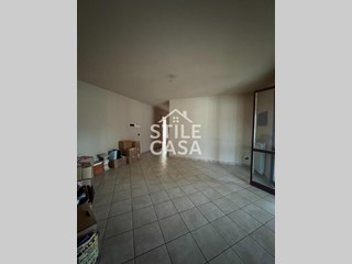 Appartamento in Vendita a Pescia, 210'000€, 230 m², con Box