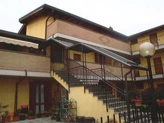 Quadrilocale in Vendita a Truccazzano, zona Albignano, 90'000&euro;, 99 m², con Box