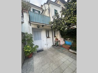 Casa Indipendente in Vendita a Luni, zona Casano Alto, 220'000€, 120 m²