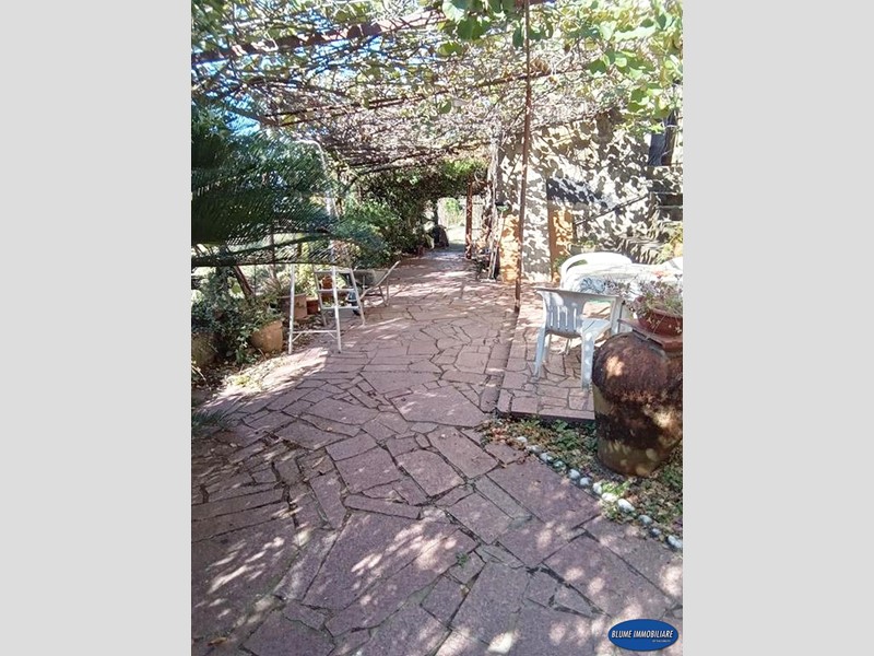 Casa di corte in Vendita a Camaiore, zona Pieve di Camaiore, 350'000&euro;, 120 m², con Box