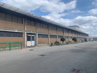 Ufficio in Vendita a Rivoli, 1100 m²