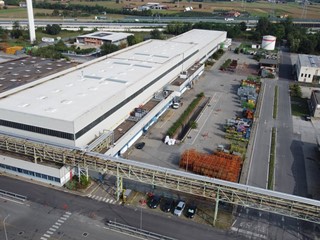 Capannone in Vendita a Chivasso, 10000 m²