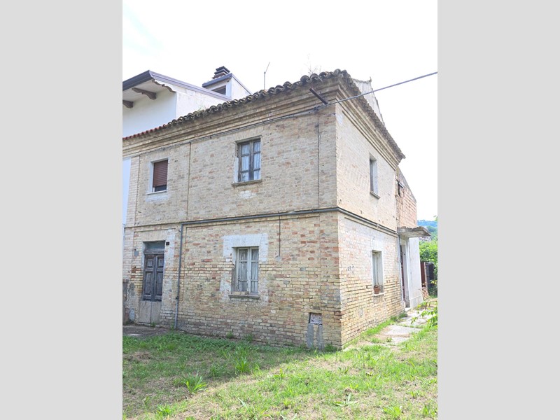 Casa Indipendente in Vendita a Chieti, 129'000&euro;, 145 m²