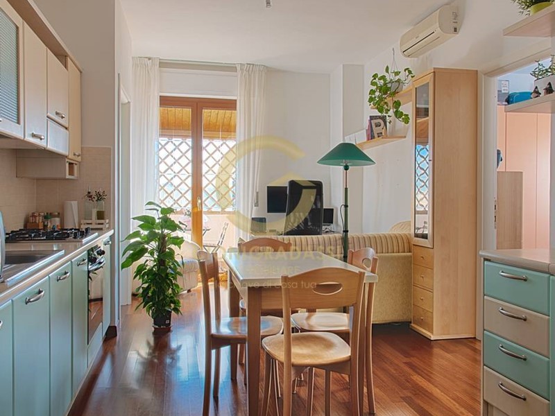 Bilocale in Affitto a Livorno, 790€, 57 m²