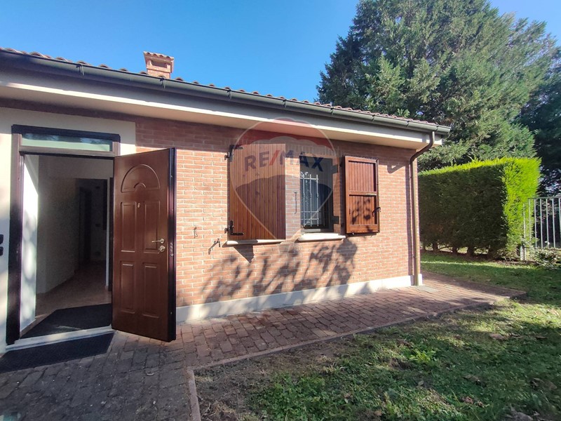 Attività commerciale in Affitto a Ferrara, 1'500&euro;, 69 m²