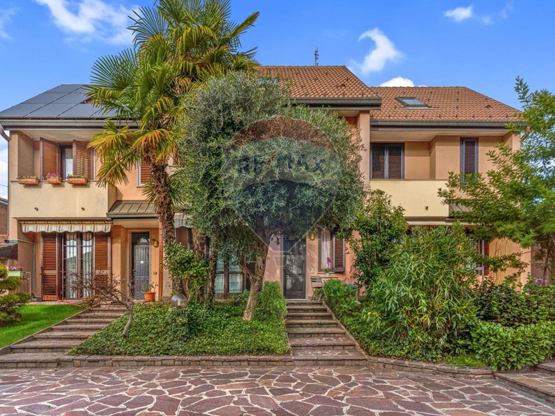Villetta a schiera in Vendita a Rho, 379'000&euro;, 182 m²