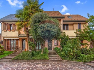 Villetta a schiera in Vendita a Rho, 379'000&euro;, 182 m²