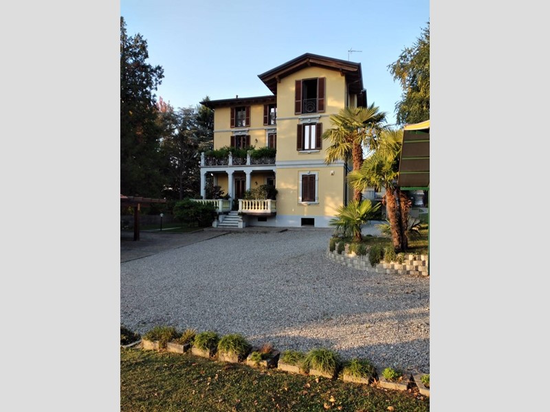 Trilocale in Affitto a Caronno Varesino, 750&euro;, 117 m²