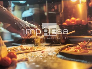 Attività commerciale in Vendita a Treviso, 350'000&euro;, 385 m²