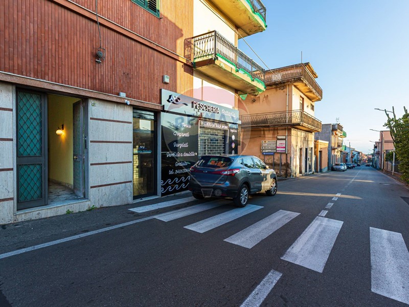 Quadrilocale in Vendita a San Pietro Clarenza, 150'000€, 160 m²