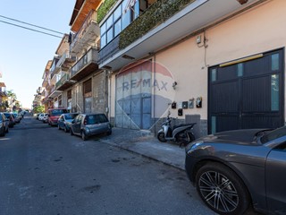 Bilocale in Vendita a Catania, 110'000€, 85 m²
