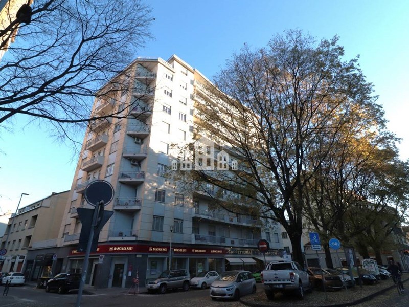 Bilocale in Vendita a Torino, 160'000€, 63 m²